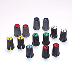 Ручки пластиковые для потенциометров серии BLKN11.5x19-F6