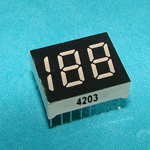 Индикаторы цифровые 7-сегментные светодиодные 2,5-разрядные, высота символа 0.4 дюйм